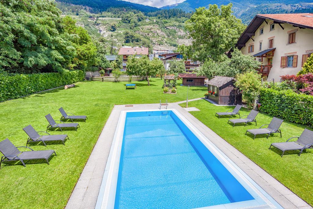 Residence Schnatzhof Silandro Bagian luar foto