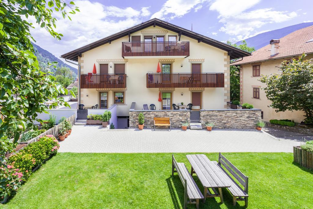 Residence Schnatzhof Silandro Bagian luar foto