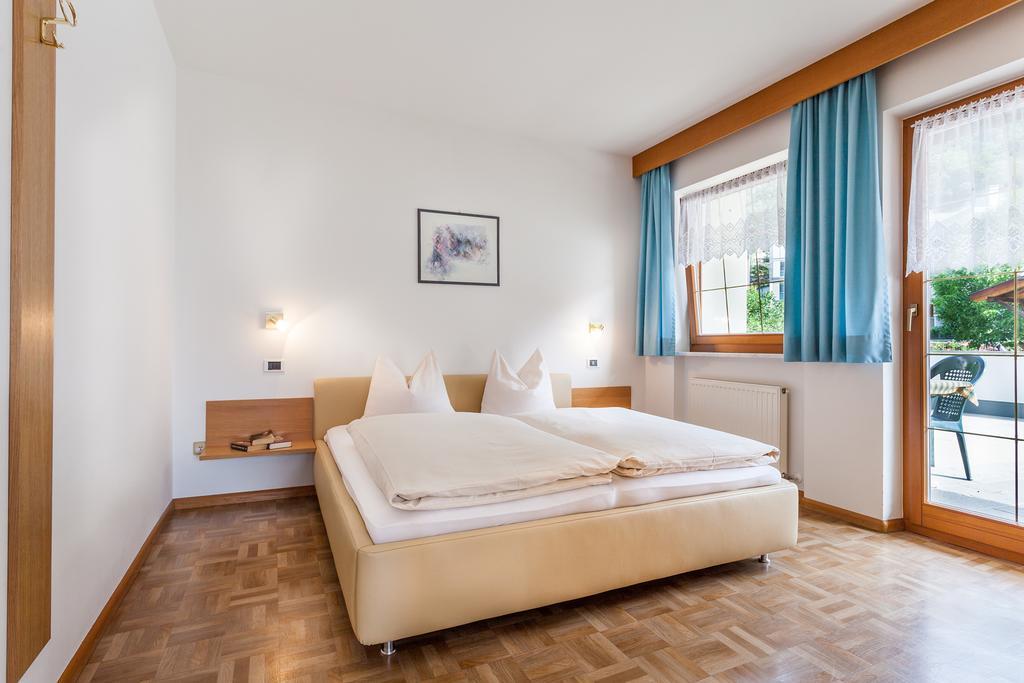 Residence Schnatzhof Silandro Ruang foto