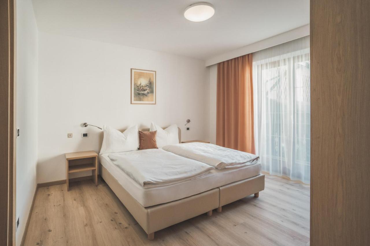 Residence Schnatzhof Silandro Bagian luar foto